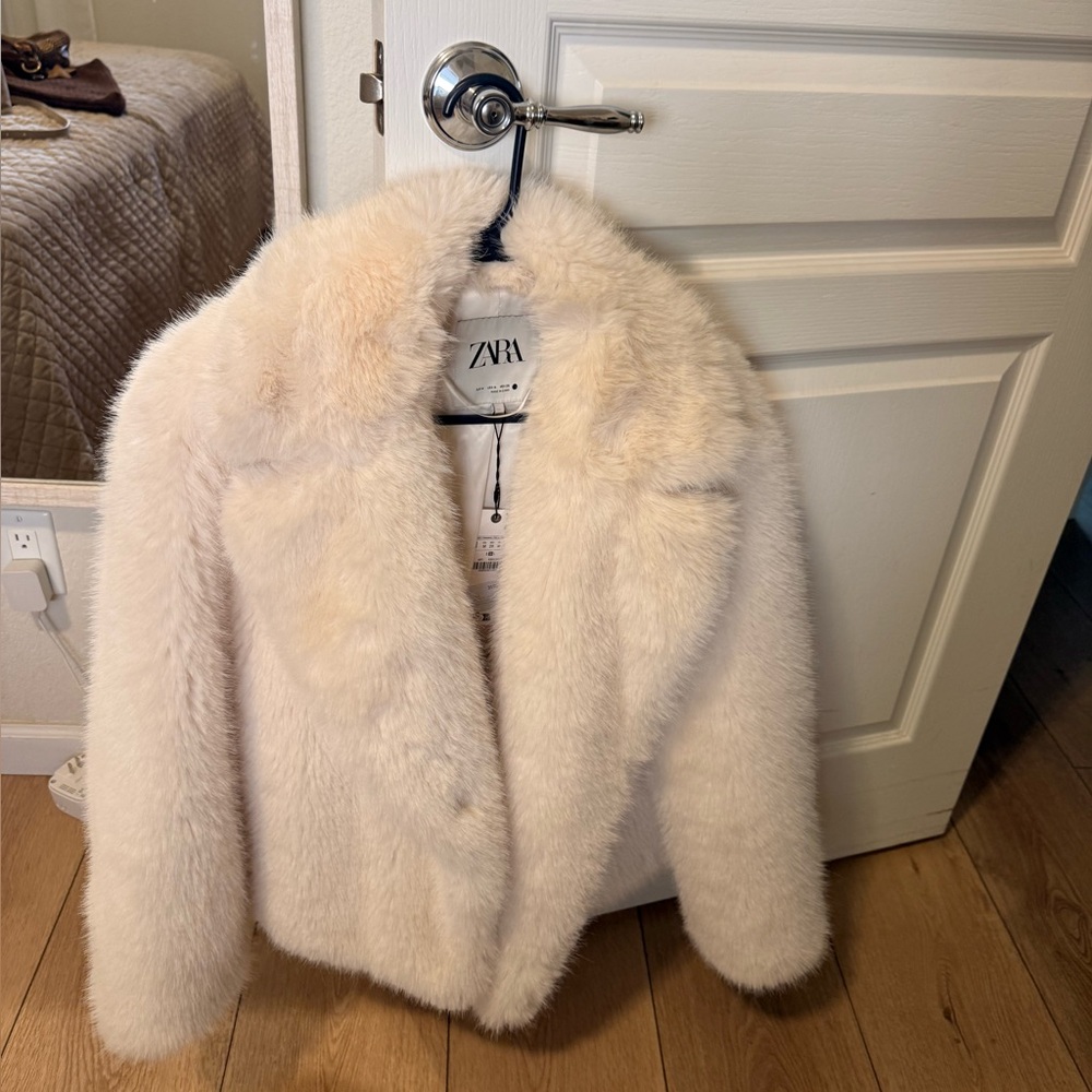Zara White Faux Fur Jacket - Picture 3 of 5